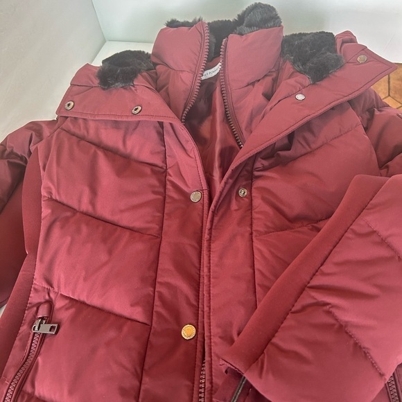 Calvin Klein NWT Burgundy Women’s Faux Fur-Lined Hooded Puffer Coat Size XS - Picture 8 of 12